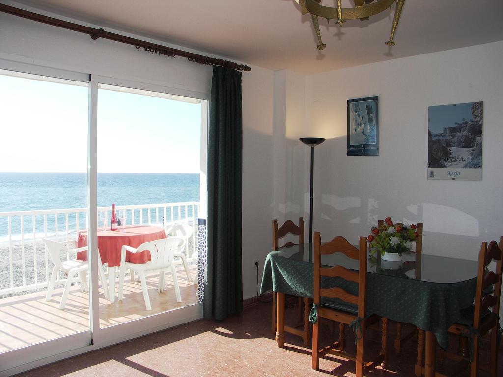 Apartamentos Lual Torrecilla Nerja Exterior photo